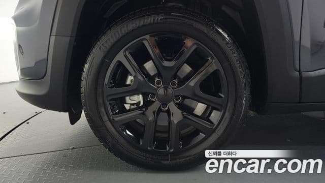 Jeep Renegade 2023 — Фото 5/20
