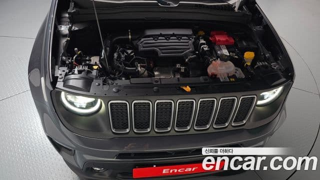 Jeep Renegade 2023 — Фото 6/20