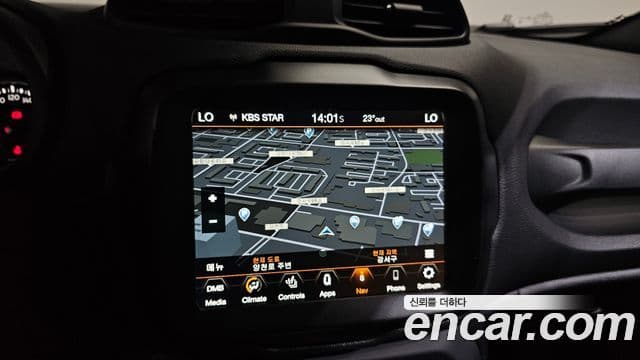 Jeep Renegade 2023 — Фото 14/20