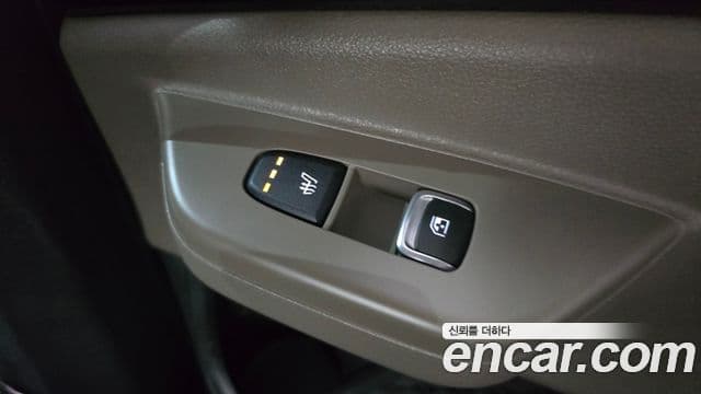 Kia Carnival 2024 — Фото 17/20