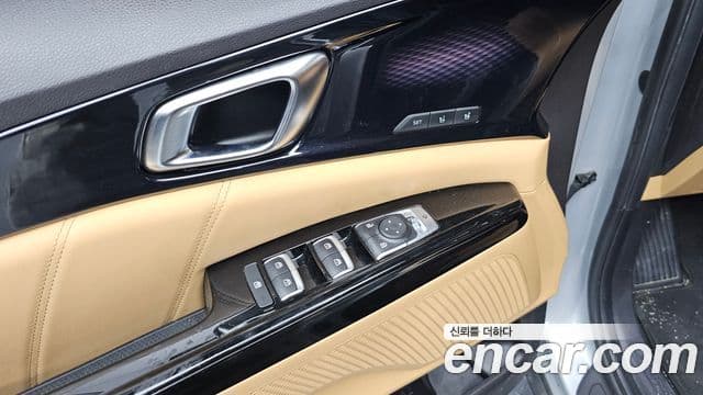 Kia Carnival 2021 — Фото 19/20