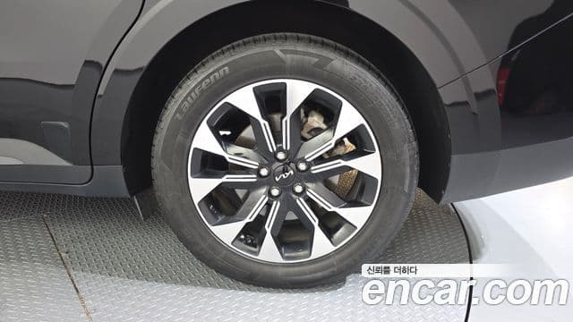Kia Carnival 2022 — Şəkil 19/32