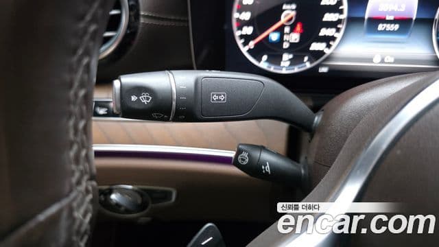 Mercedes-Benz E-Class 2018 — Photo 4/20
