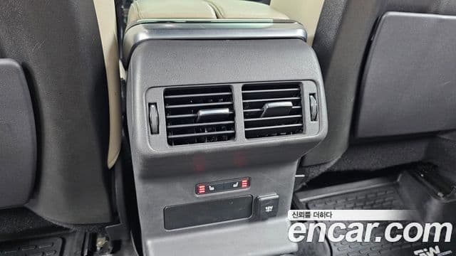 Land Rover Range Rover Velar 2019 — Şəkil 14/20