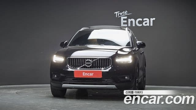 Volvo XC40 2019 — Фото 3/20
