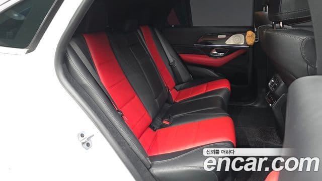 Mercedes-Benz GLE-Class 2023 — Photo 10/20