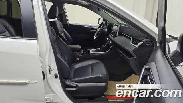 Toyota RAV4 2019 — Şəkil 22/30