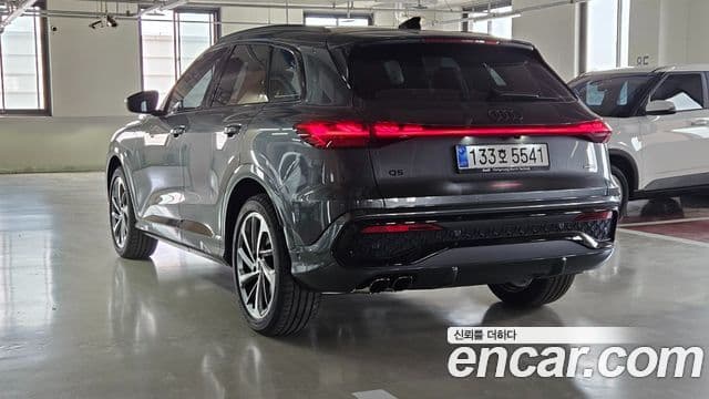 Audi Q5 2025 — Photo 5/18