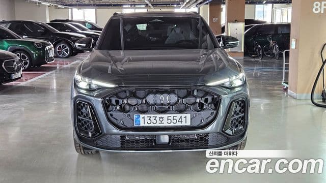 Audi Q5 2025 — Photo 1/18