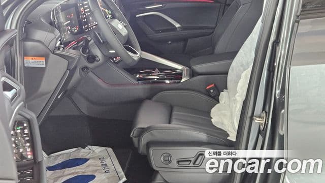 Audi Q5 2025 — Photo 10/18