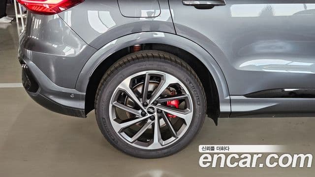 Audi Q5 2025 — Photo 8/18