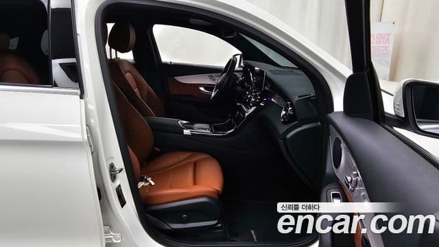 Mercedes-Benz GLC-Class 2021 — ფოტო 8/20