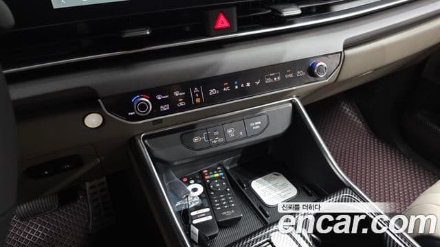 Kia Carnival 2025 — Фото 17/20