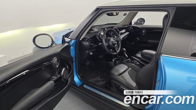 Mini Cooper 2019 — Photo 11/20
