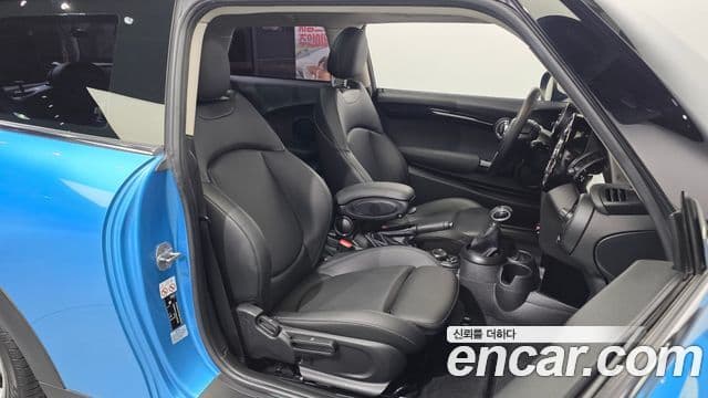 Mini Cooper 2019 — Photo 9/20