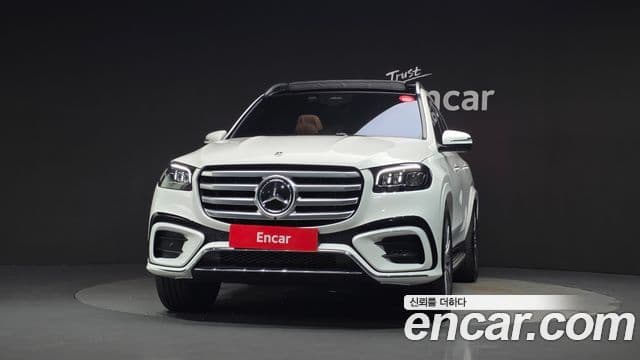 Mercedes-Benz GLS-Class 2025 — Photo 13/36