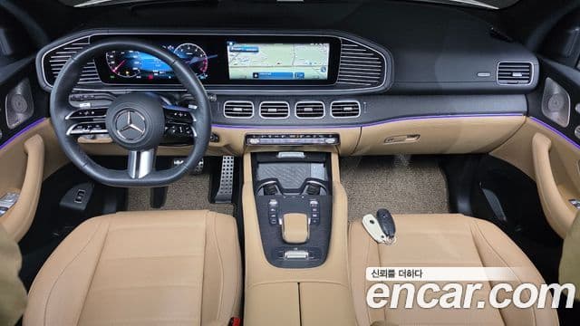 Mercedes-Benz GLS-Class 2025 — Photo 18/36