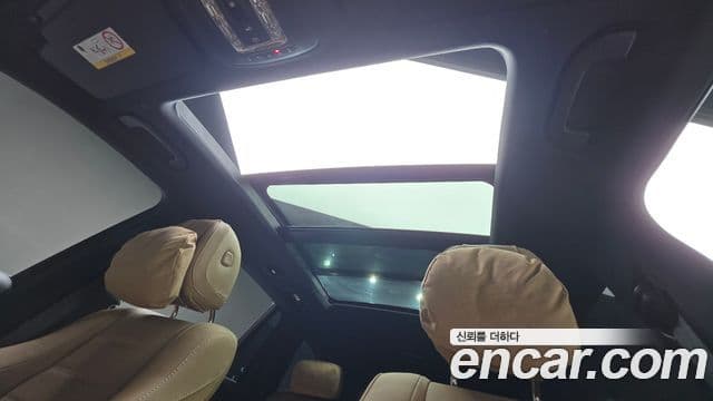 Mercedes-Benz GLS-Class 2025 — Photo 20/36