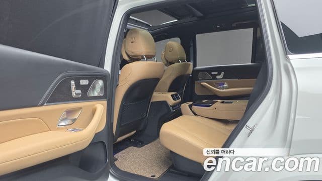 Mercedes-Benz GLS-Class 2025 — Photo 7/36