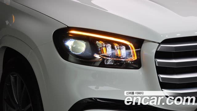 Mercedes-Benz GLS-Class 2025 — Photo 19/36