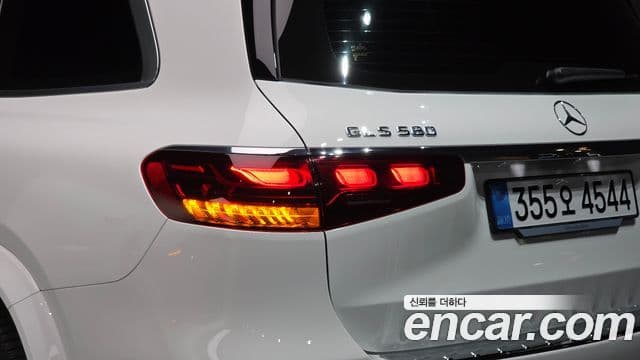 Mercedes-Benz GLS-Class 2025 — Photo 36/36
