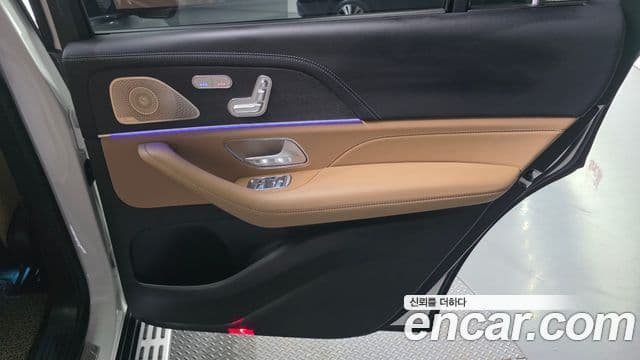 Mercedes-Benz GLS-Class 2025 — Photo 11/36