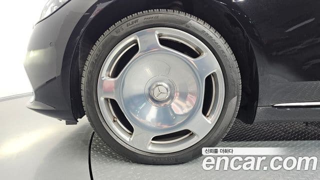 Mercedes-Benz S-Class 2023 — Photo 30/35