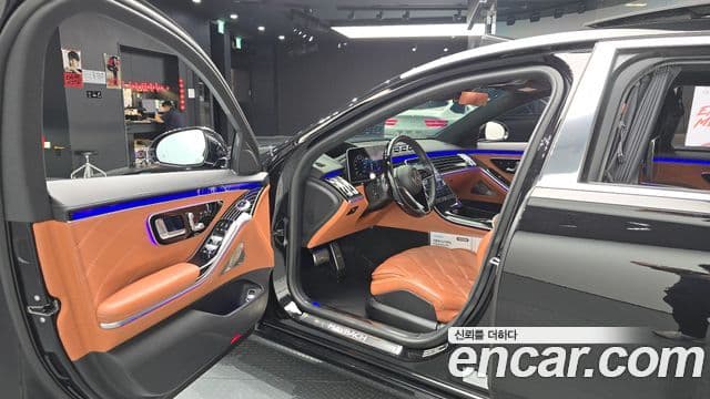 Mercedes-Benz S-Class 2023 — Photo 2/35