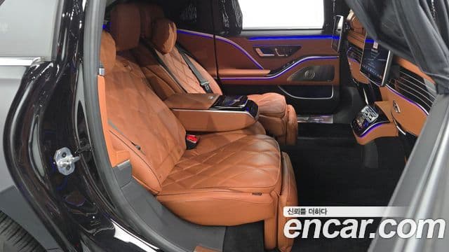 Mercedes-Benz S-Class 2023 — Photo 8/35