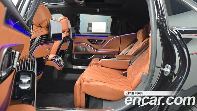 Mercedes-Benz S-Class 2023 — Photo 6/35