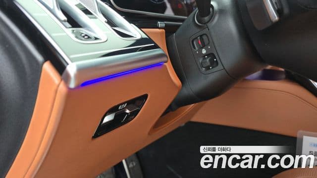 Mercedes-Benz S-Class 2023 — Photo 18/35