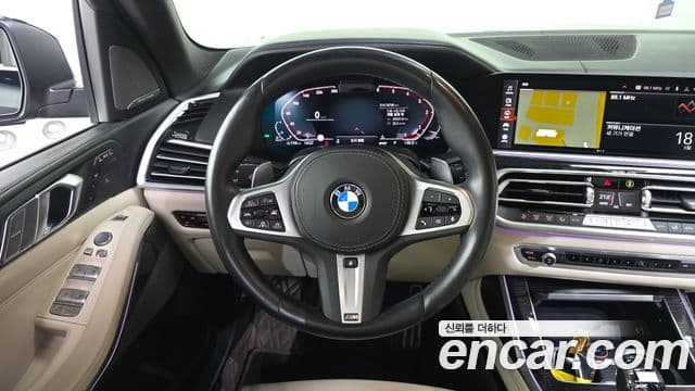 BMW X7 2022 — Photo 12/31