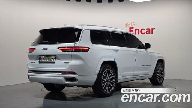 Jeep Grand Cherokee 2021 — Photo 10/20