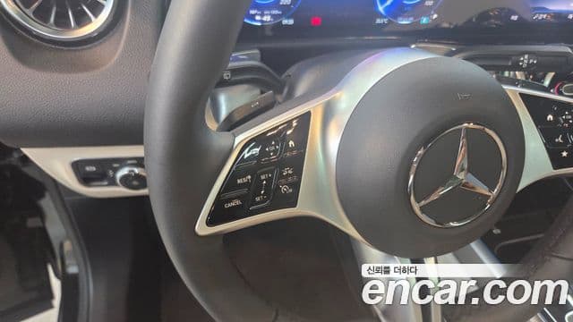 Mercedes-Benz EQB 2025 — ფოტო 9/20