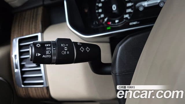Land Rover Range Rover 2018 — ფოტო 27/35