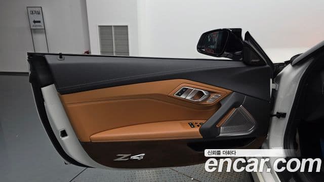 BMW Z4 2021 — Photo 10/33