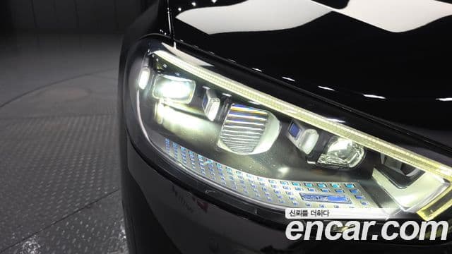 Mercedes-Benz S-Class 2023 — Photo 12/33