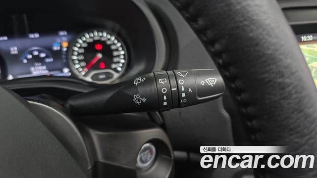 Jeep Renegade 2022 — ფოტო 6/32