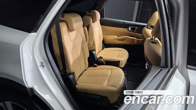 Kia Sorento 2023 — ფოტო 23/40