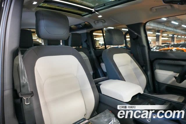 Land Rover Defender 2024 — Photo 17/19