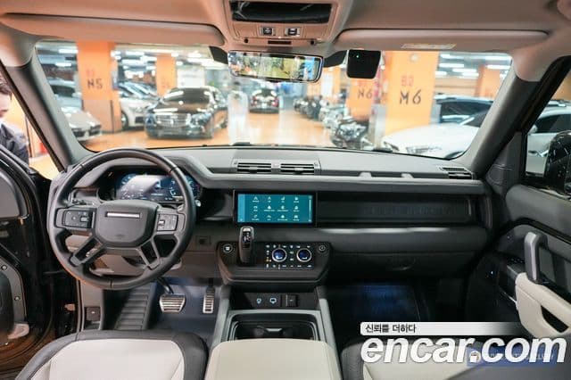 Land Rover Defender 2024 — Photo 16/19