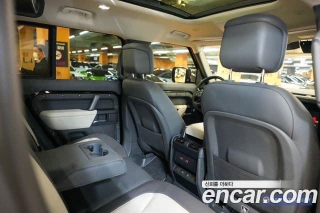 Land Rover Defender 2024 — Photo 19/19