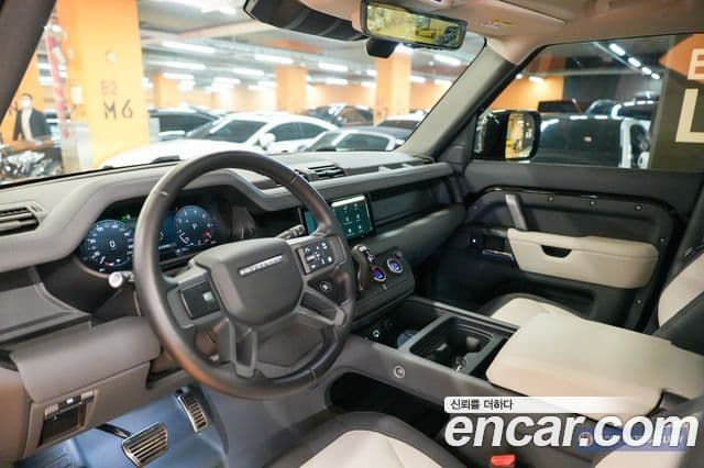 Land Rover Defender 2024 — Photo 9/19