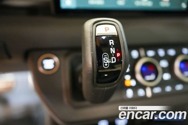 Land Rover Defender 2024 — Photo 7/19