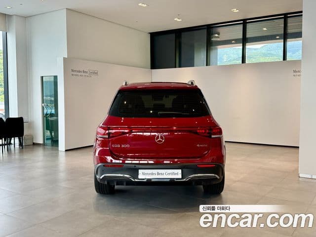 Mercedes-Benz EQB 2024 — ფოტო 10/20