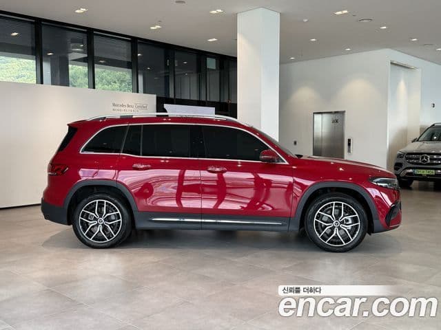 Mercedes-Benz EQB 2024 — ფოტო 19/20