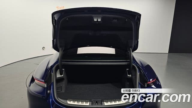 Porsche Taycan 2021 — ფოტო 19/20