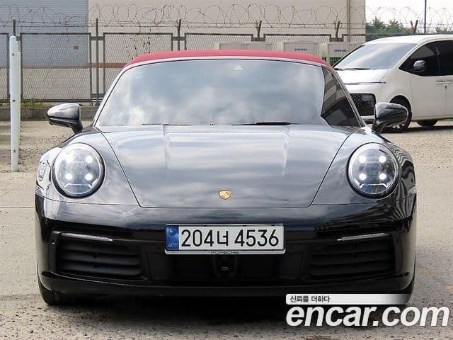 Porsche 911 2023 — Photo 8/19