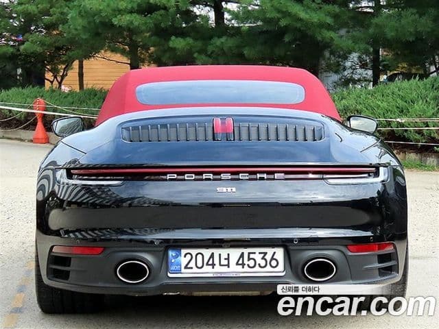 Porsche 911 2023 — Photo 17/19