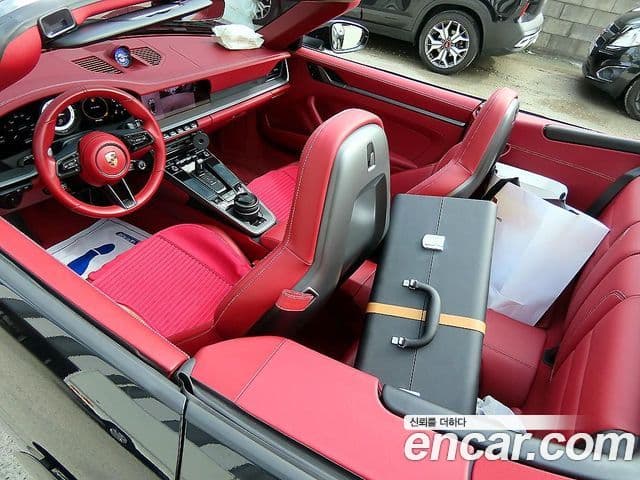 Porsche 911 2023 — Photo 4/19
